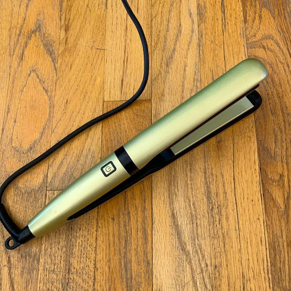 Hair straightener